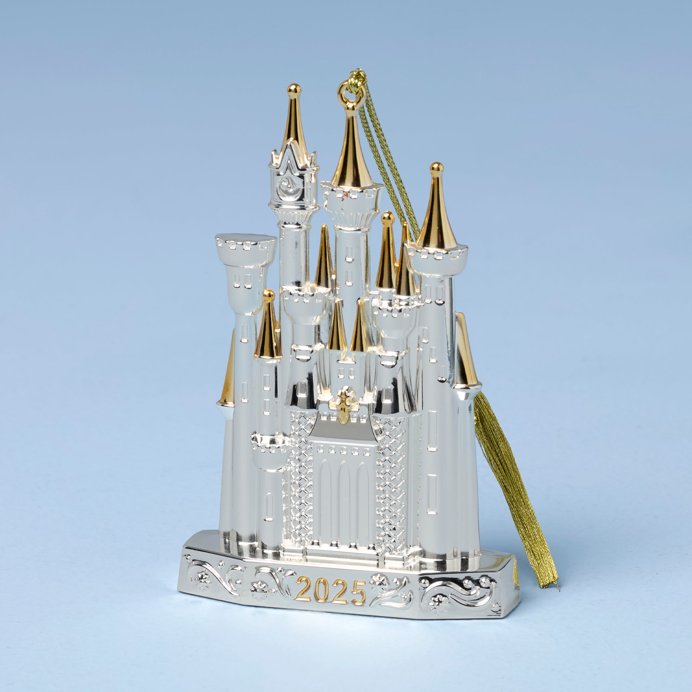 Disney Castle オーナメント　白雪姫 2025 Cinderella Castle Silverplate Ornament – Lenox Corporation