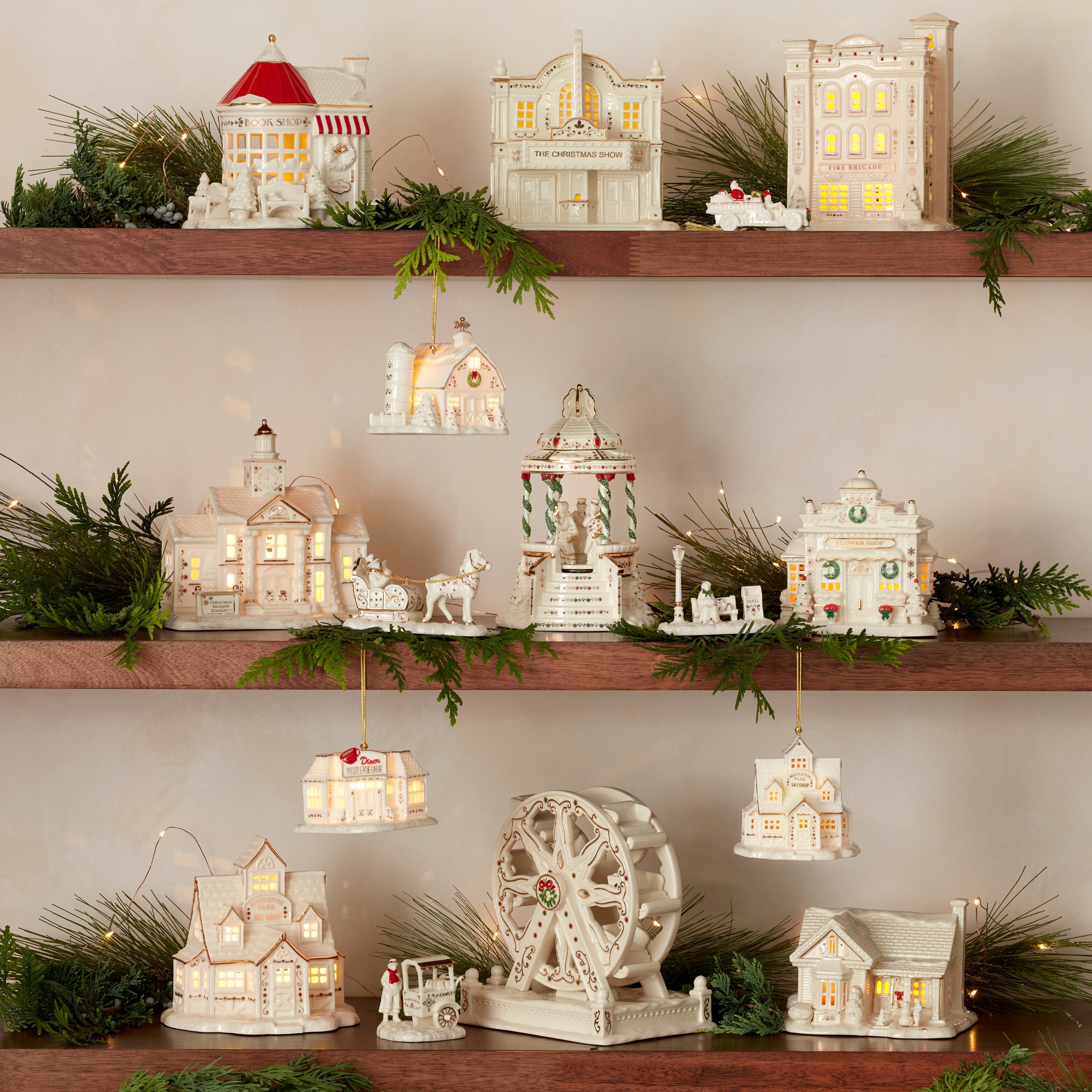 out sona様 新作♪ハウスオブジェ♪レースペーパーset Mistletoe Park 3-Piece Lit Figurine Starter Set – Lenox Corporation