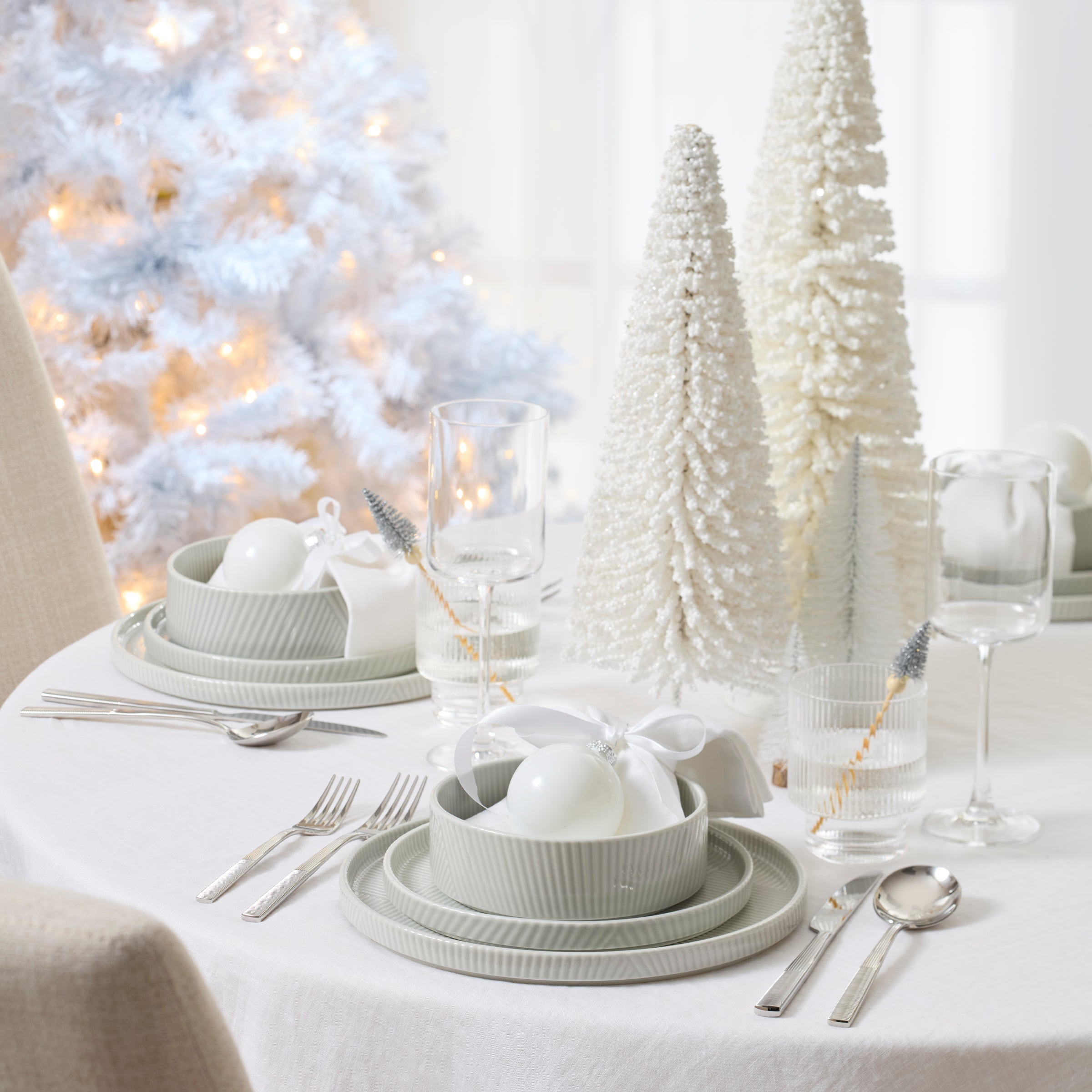Modulus Vapor 16-Piece Dinnerware Set – Lenox Corporation