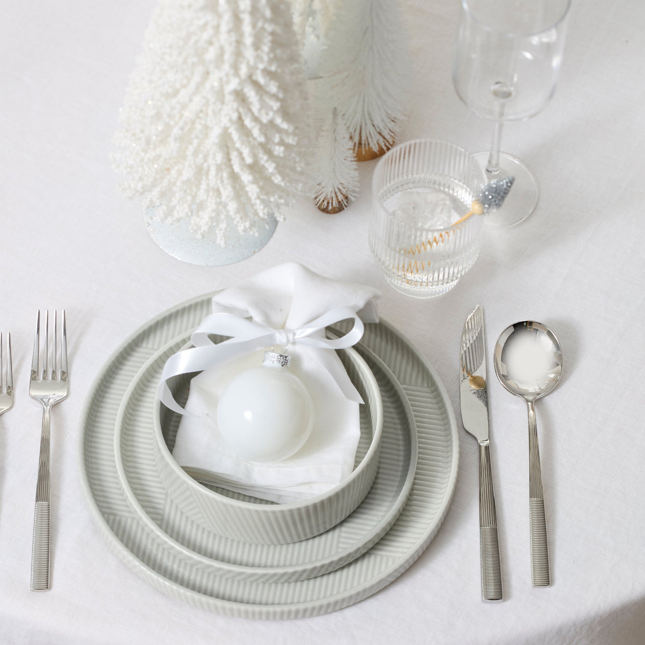 Modulus 16-Piece Dinnerware Set, Vapor