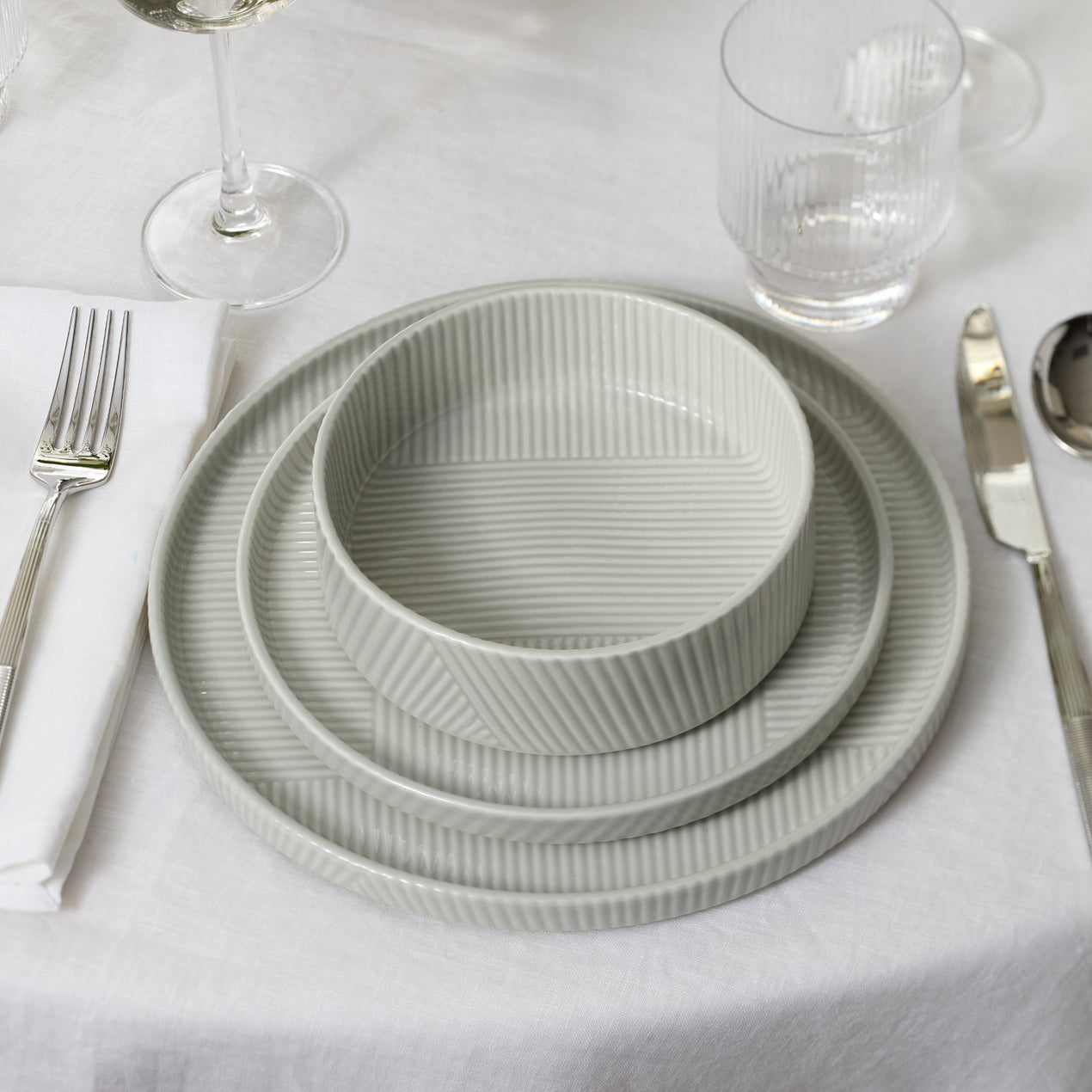 Modulus 16-Piece Dinnerware Set, Vapor