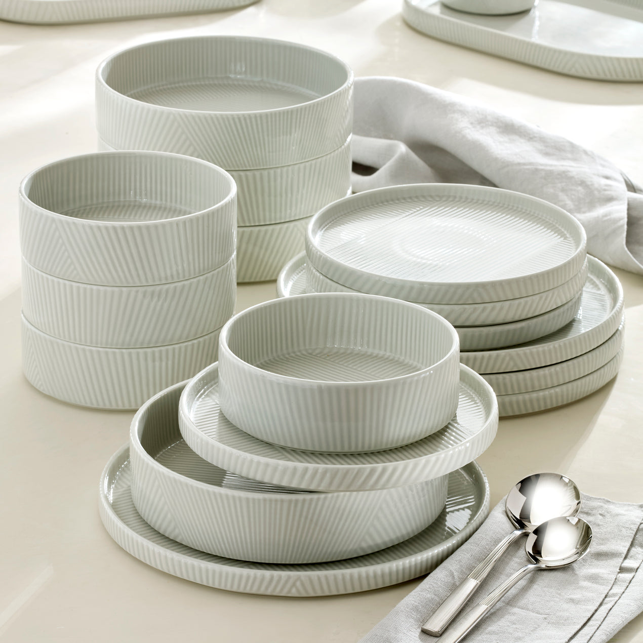 cambridge silversmiths Modulus 16-Piece Dinnerware Set Vapor