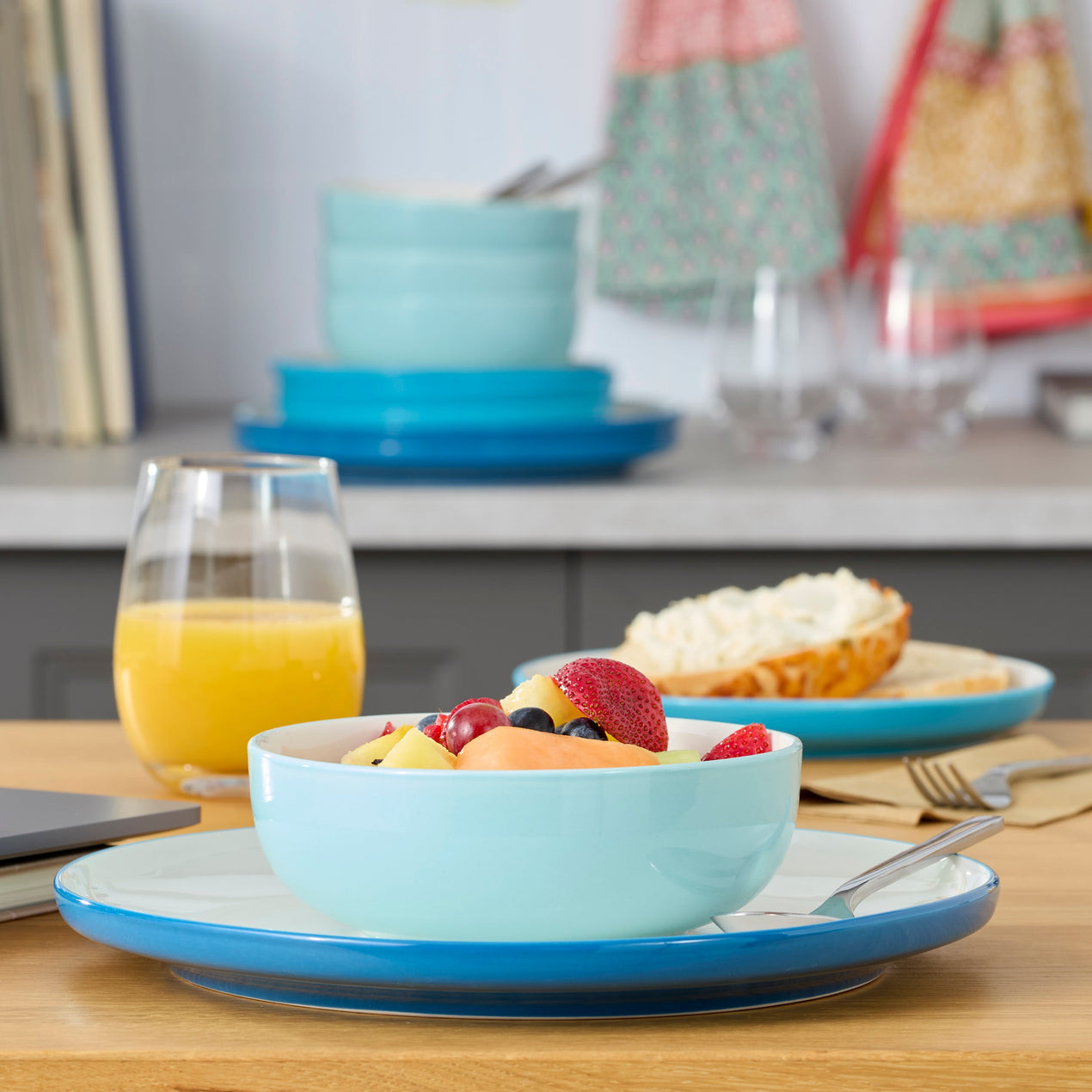 24/7 Colors 12-Piece Dinnerware Set, Turquoise