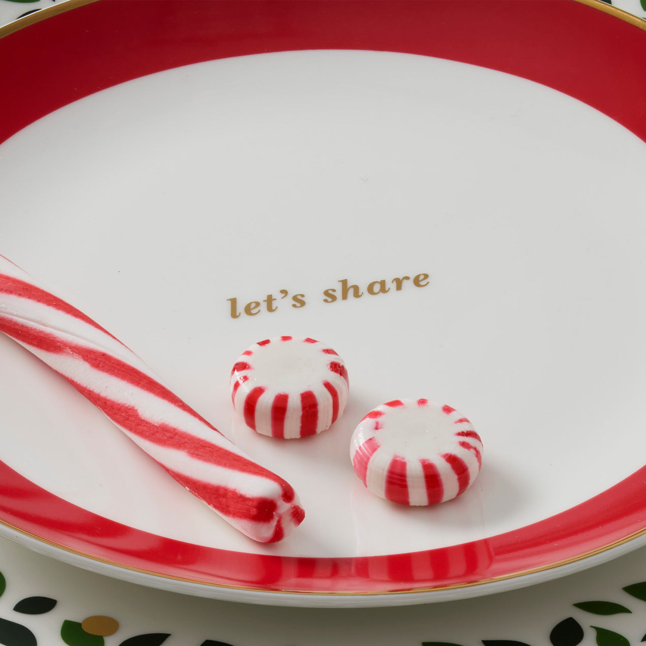 Evergreen Rim Accent Plates, Set of 4