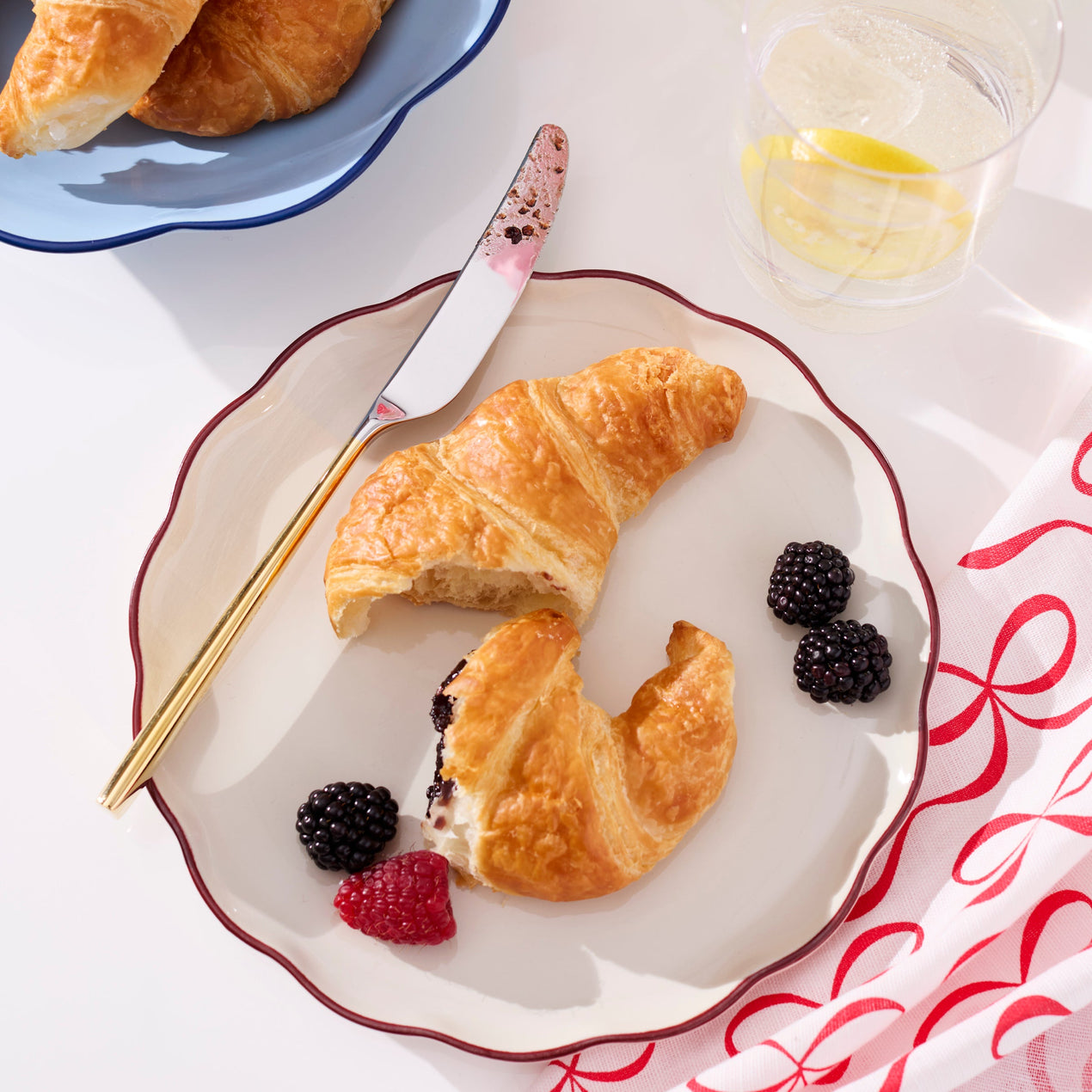 Garden Party Pink 16-Piece Dinnerware Set – Lenox Corporation