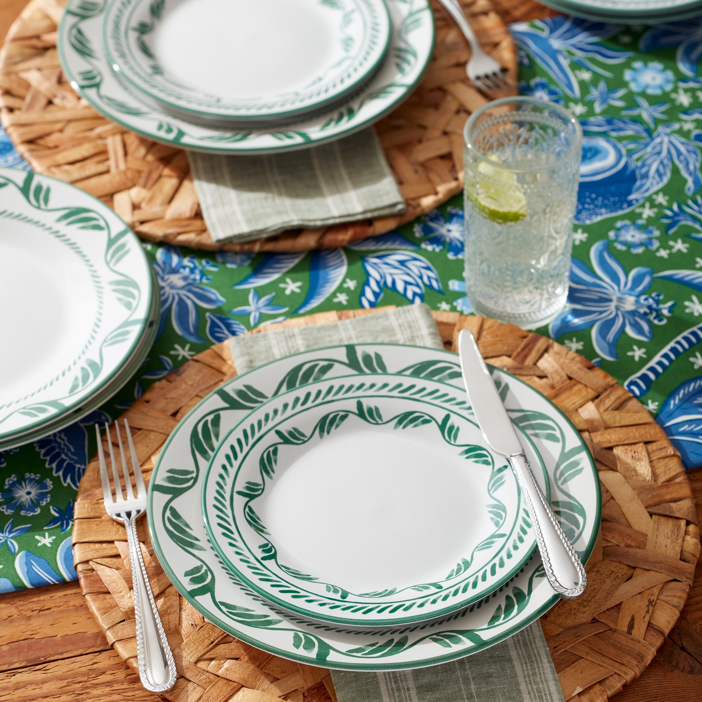 Solear Green 12-Piece Dinnerware Set – Lenox Corporation