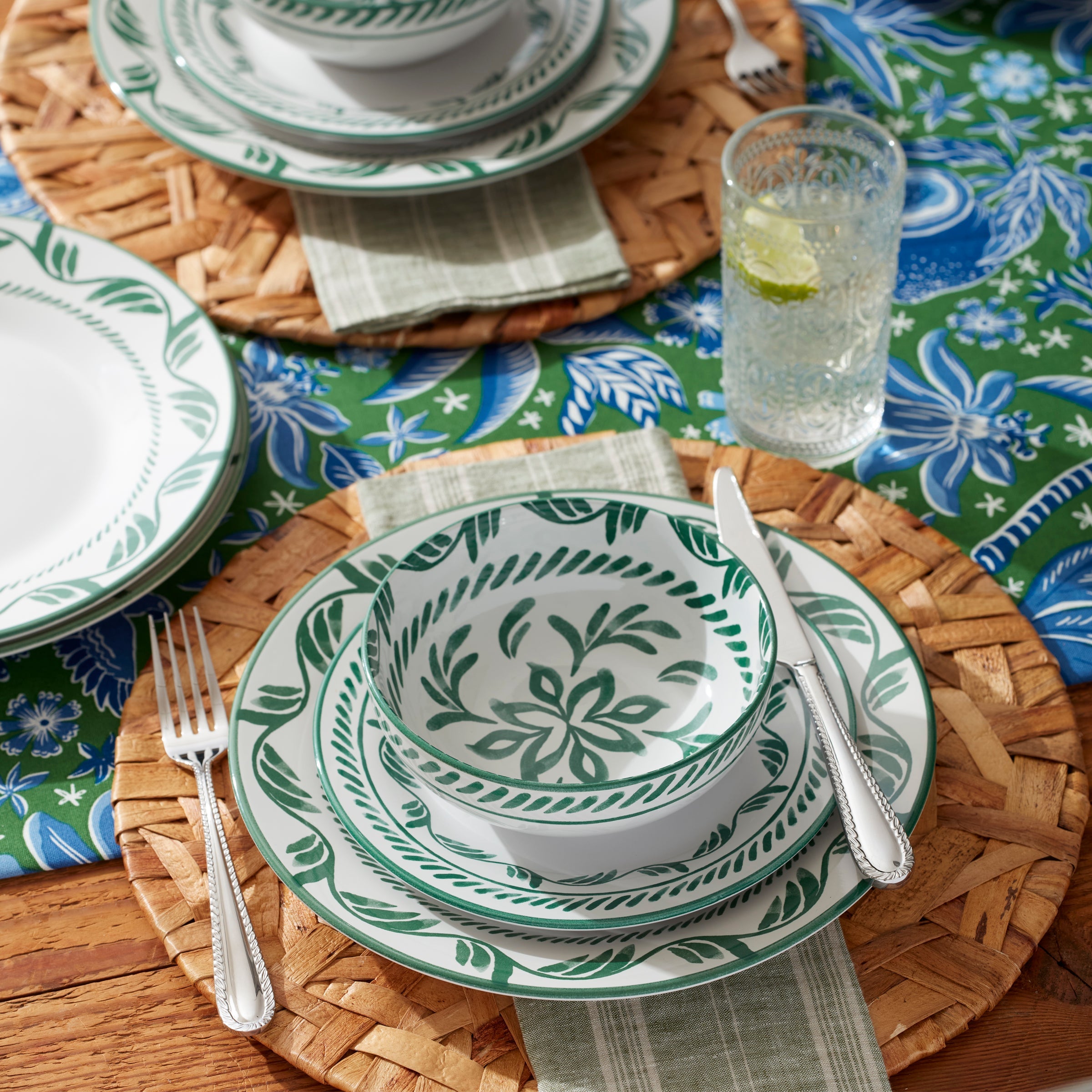 Solear Green 12-Piece Dinnerware Set – Lenox Corporation