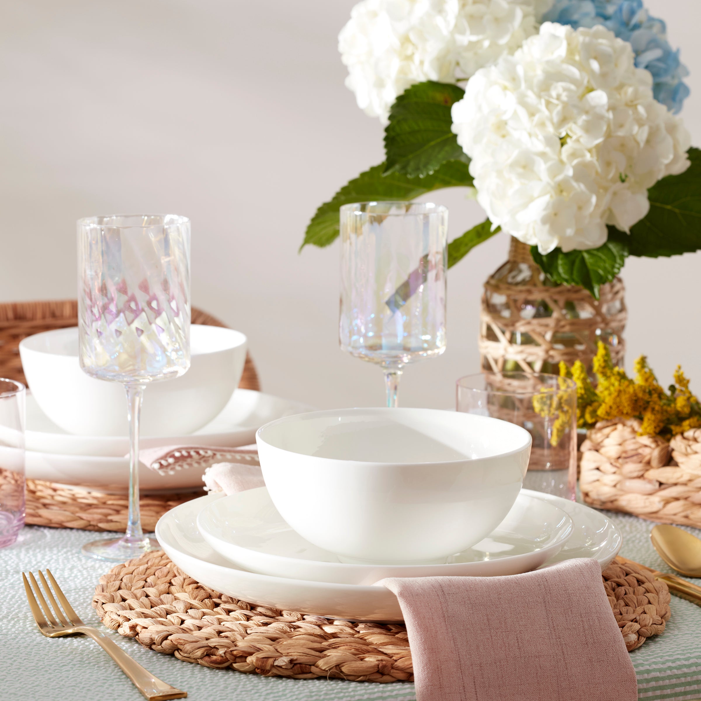 Studio 1414 Coupe 18-Piece Dinnerware Set – Lenox Corporation