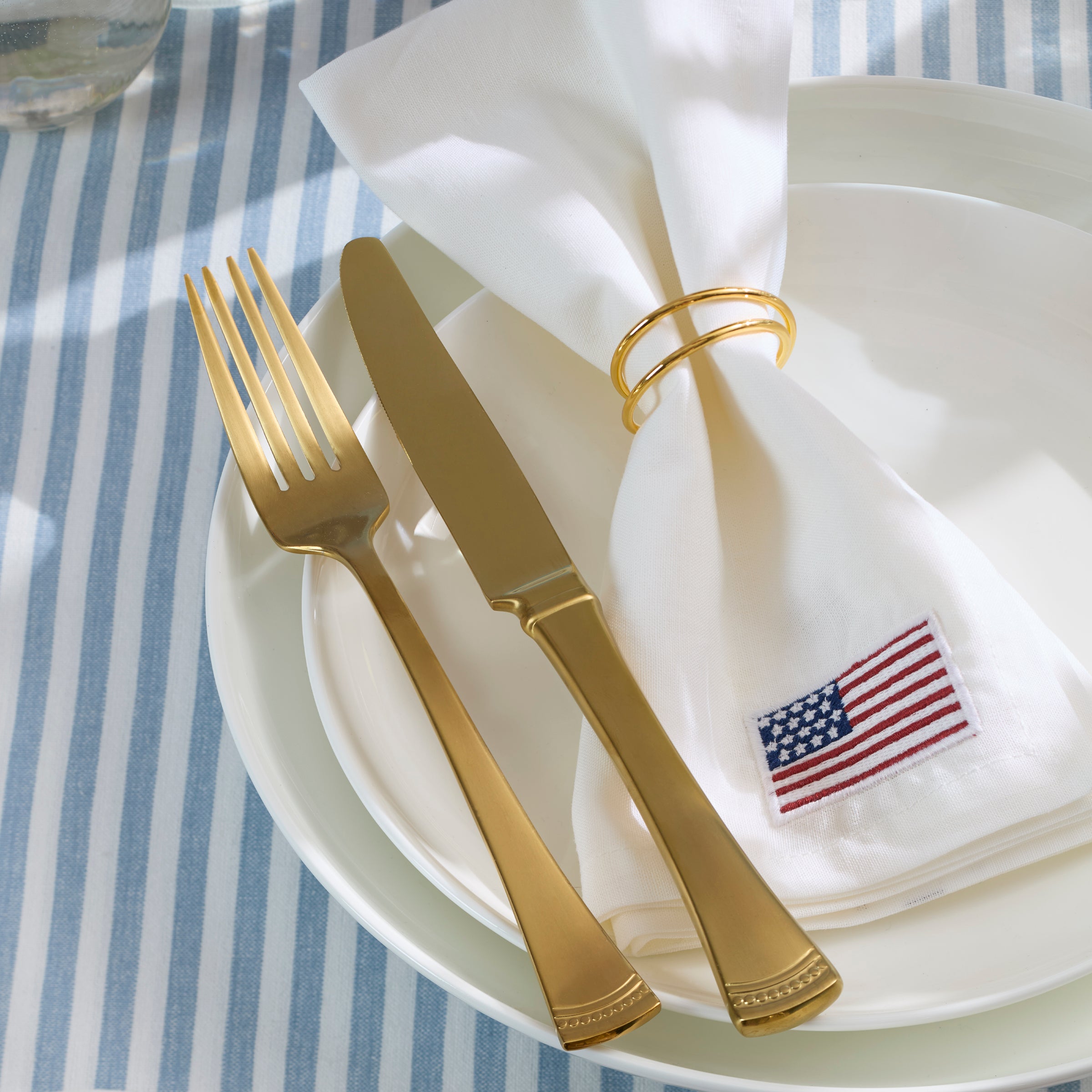 Portola Gold Satin 20-Piece Flatware Set – Lenox Corporation