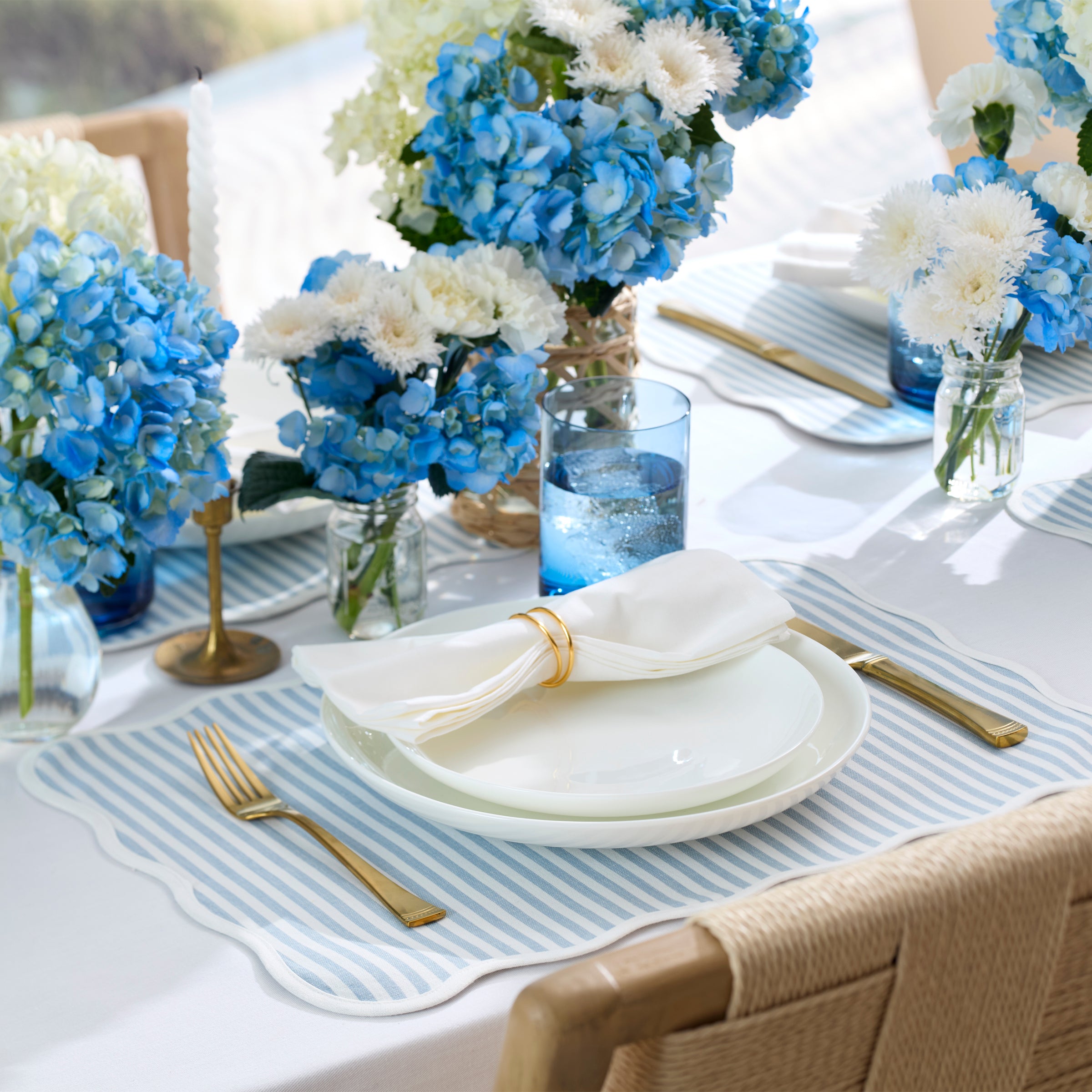 Portola Gold Satin 20-Piece Flatware Set – Lenox Corporation
