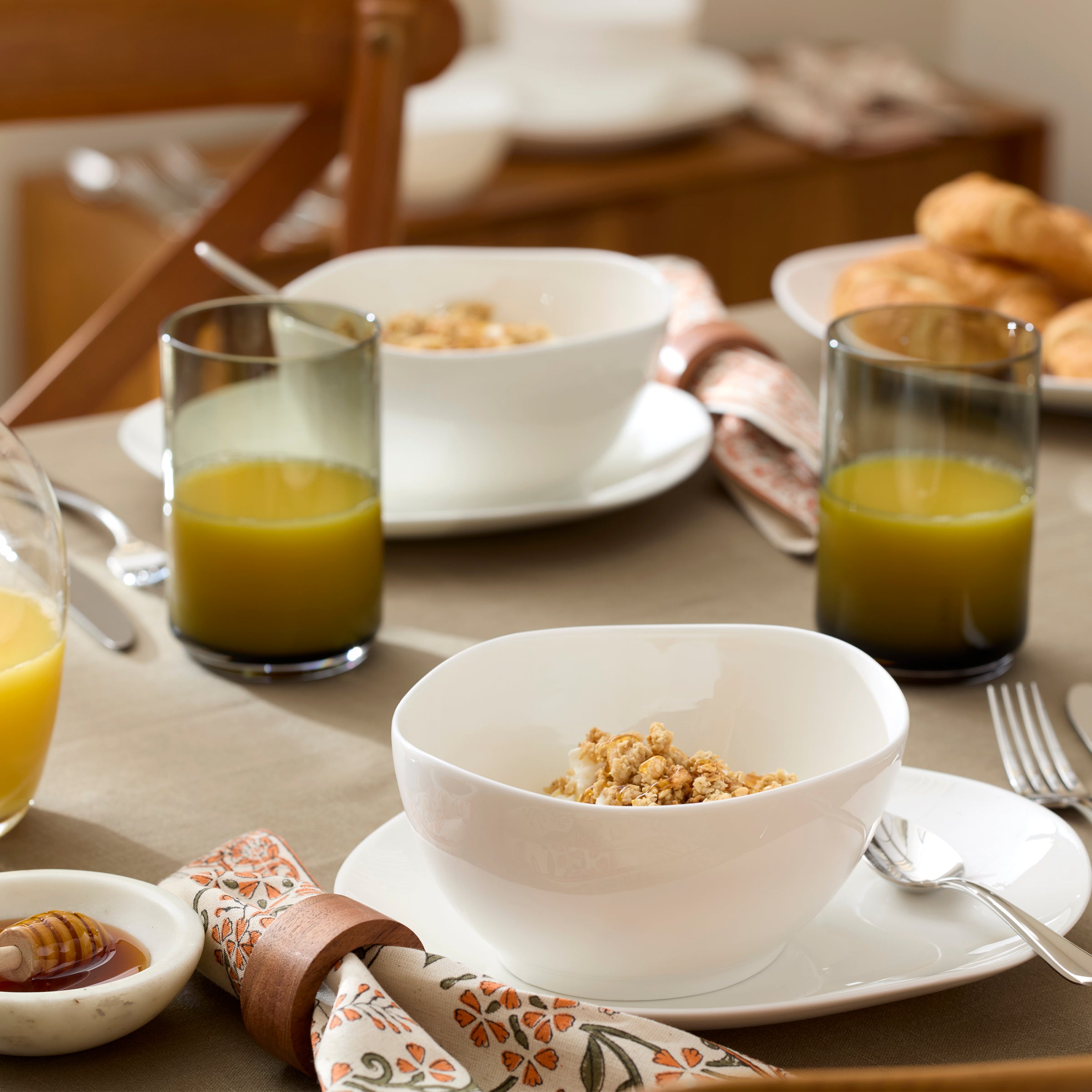 LENOX USA希少モデル皿スイートブライアーロ ーズ Studio 1414 Curve 12-Piece Dinnerware Set – Lenox Corporation