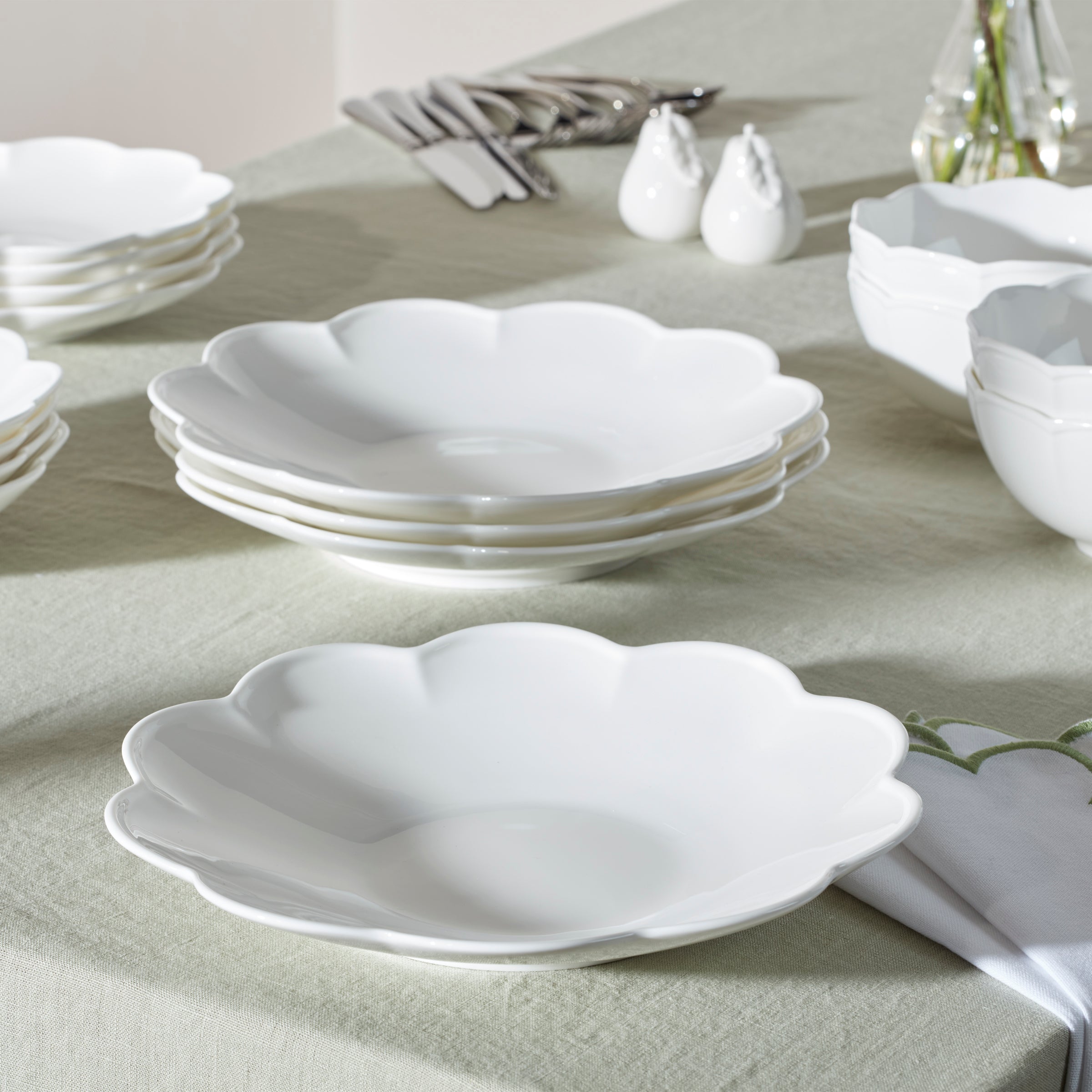 Studio 1414 Scallop 12-Piece Dinnerware Set – Lenox Corporation