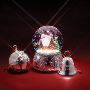 Winter Traditions Gingerbread House Silverplate Musical Snow Globe