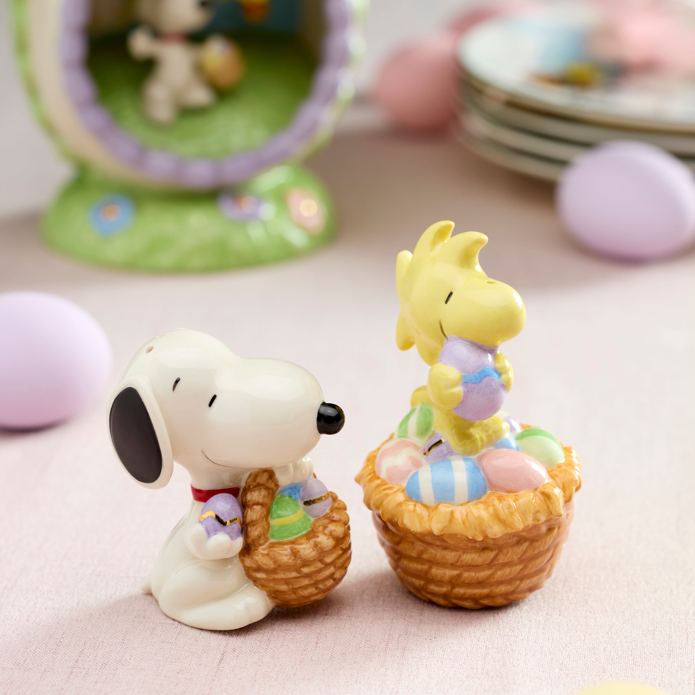 Snoopy Easter Salt & Pepper Set – Lenox Corporation