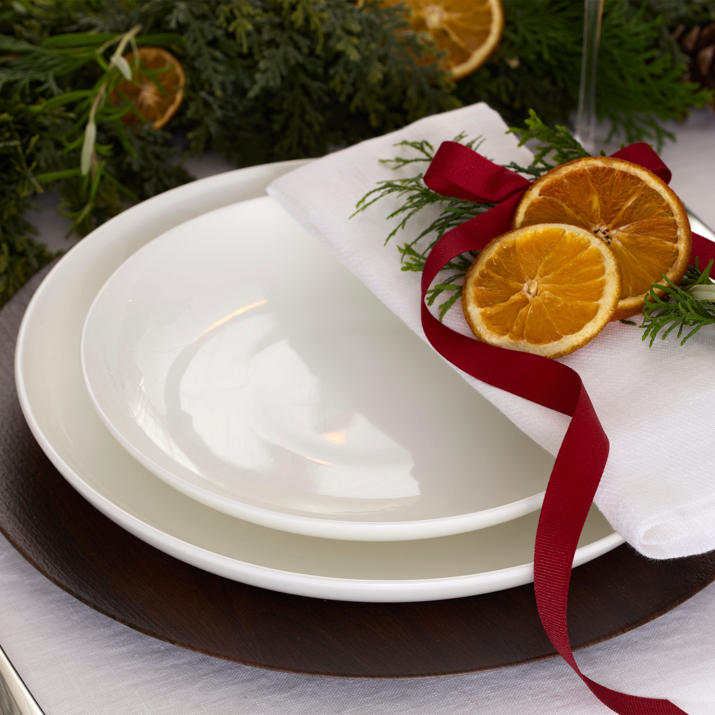 Studio 1414 Coupe 24-Piece Dinnerware Set – Lenox Corporation