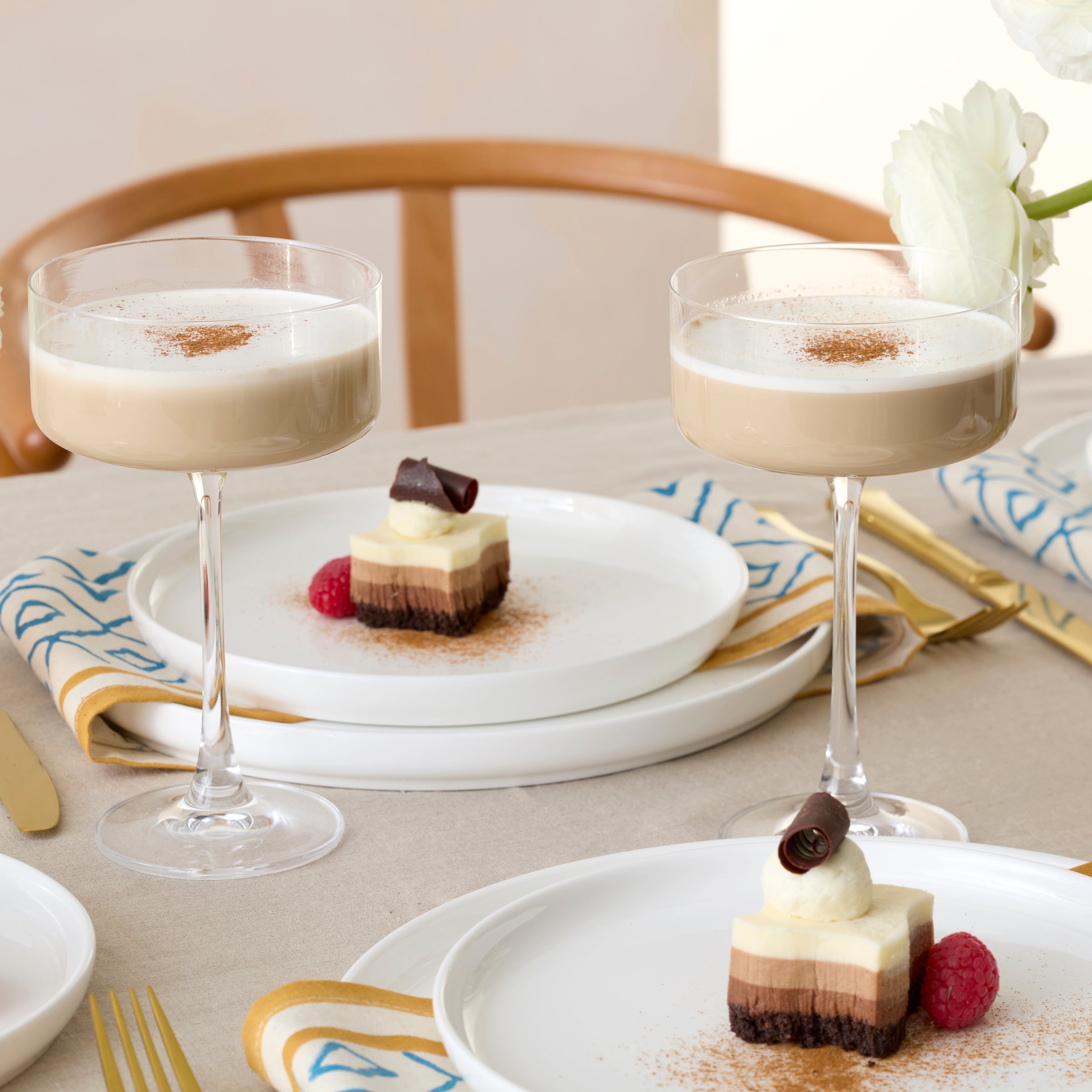 Modern White 18-Piece Dinnerware Set – Lenox Corporation