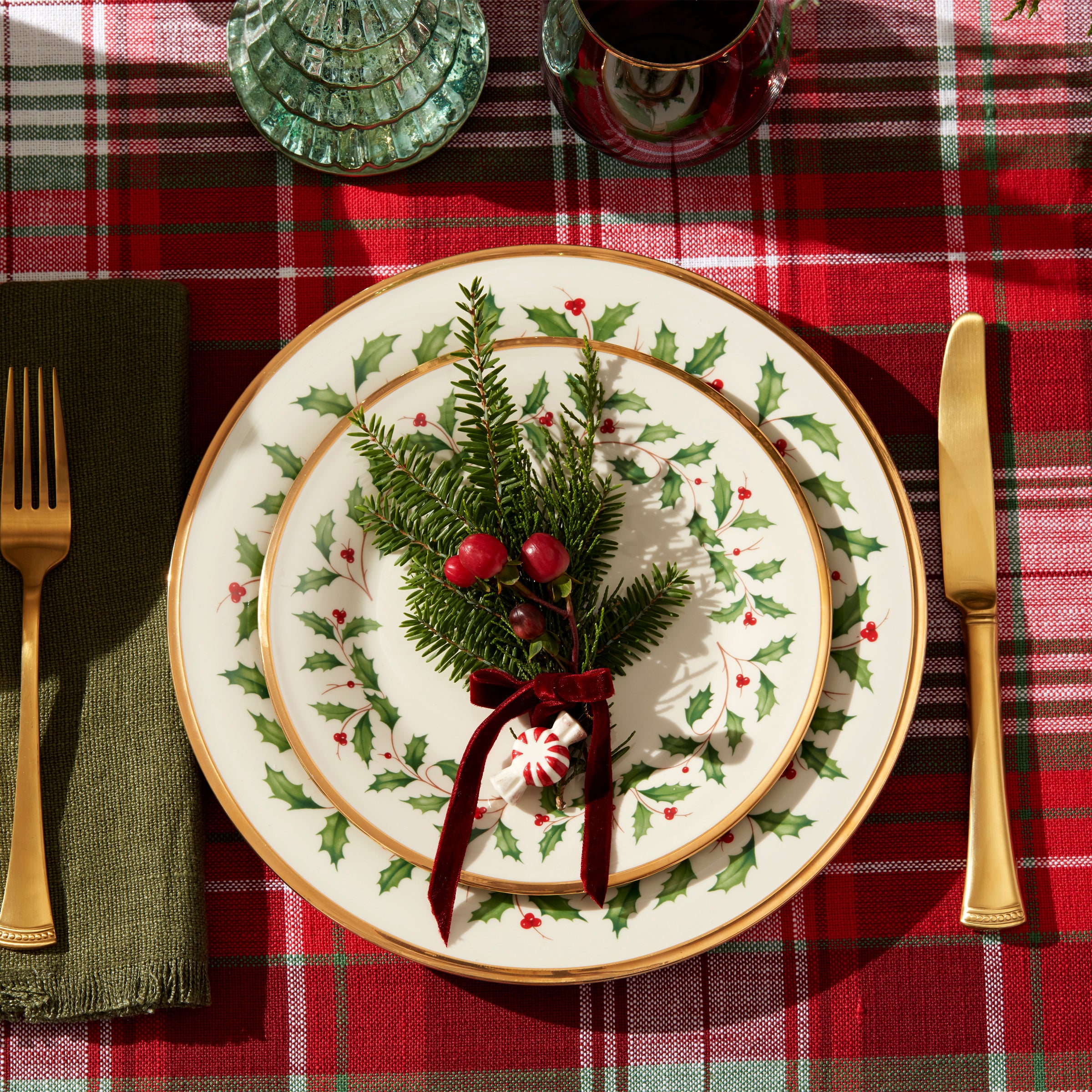 Holiday 18-Piece Dinnerware Set – Lenox Corporation