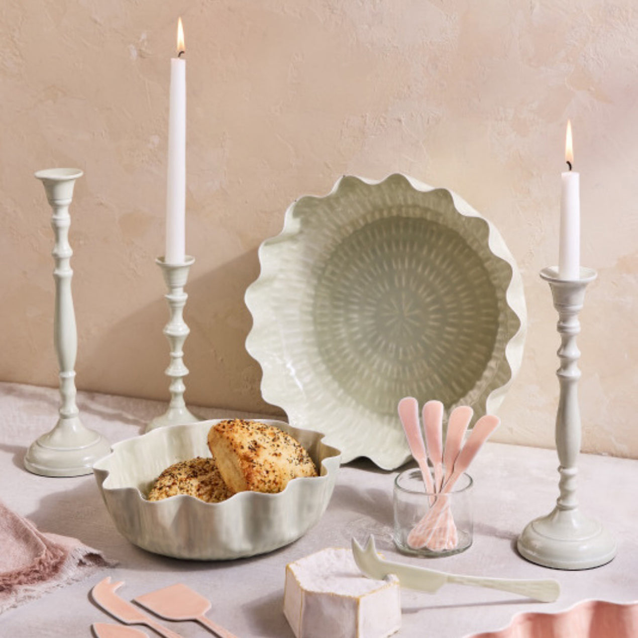 DTC NERA LT GRN CANDLE HOLDER-LG