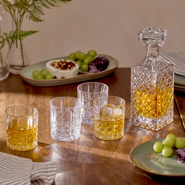 pitchers & decanters