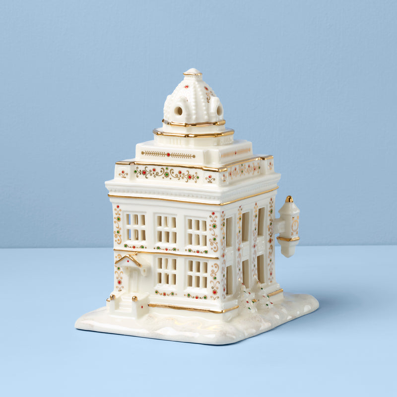 Mistletoe Park Bank Lit Figurine