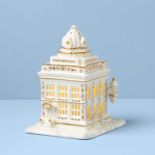 Mistletoe Park Bank Lit Figurine