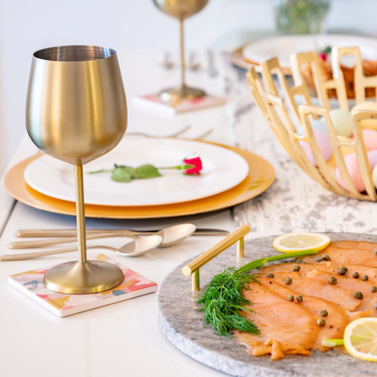 Wine glasses with gold online