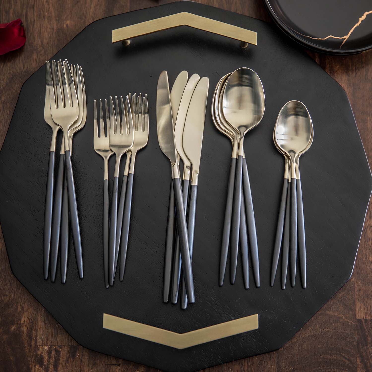 Gaze Black Champagne Satin 20-Piece Flatware Set – Lenox Corporation