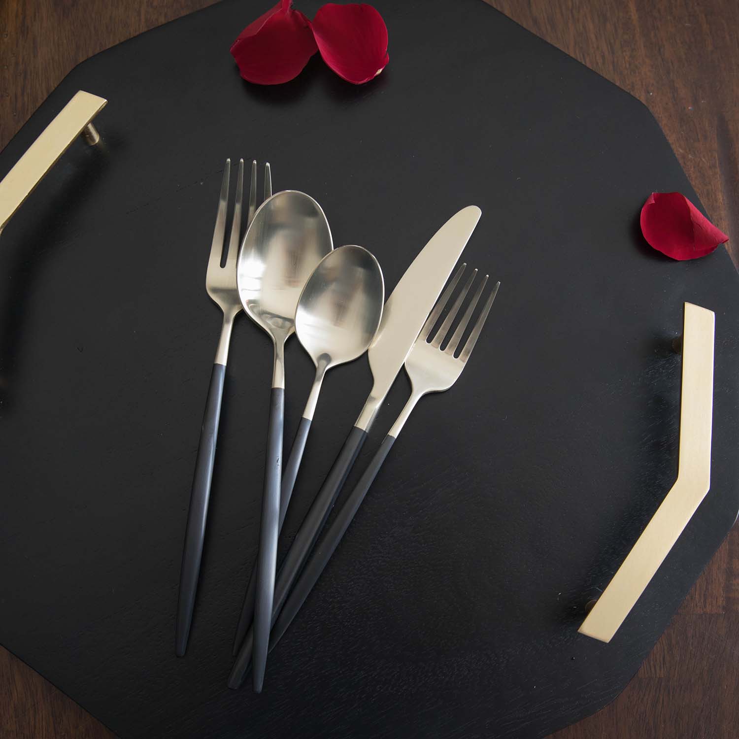 Gaze Black Champagne Satin 20-Piece Flatware Set – Lenox Corporation