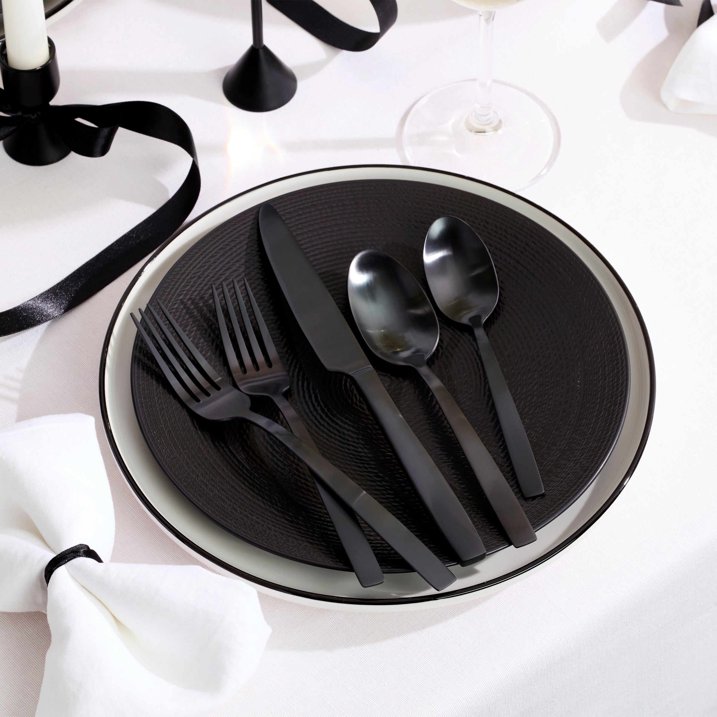 24 Seven Black Rim 12-Piece Dinnerware Set – Lenox Corporation