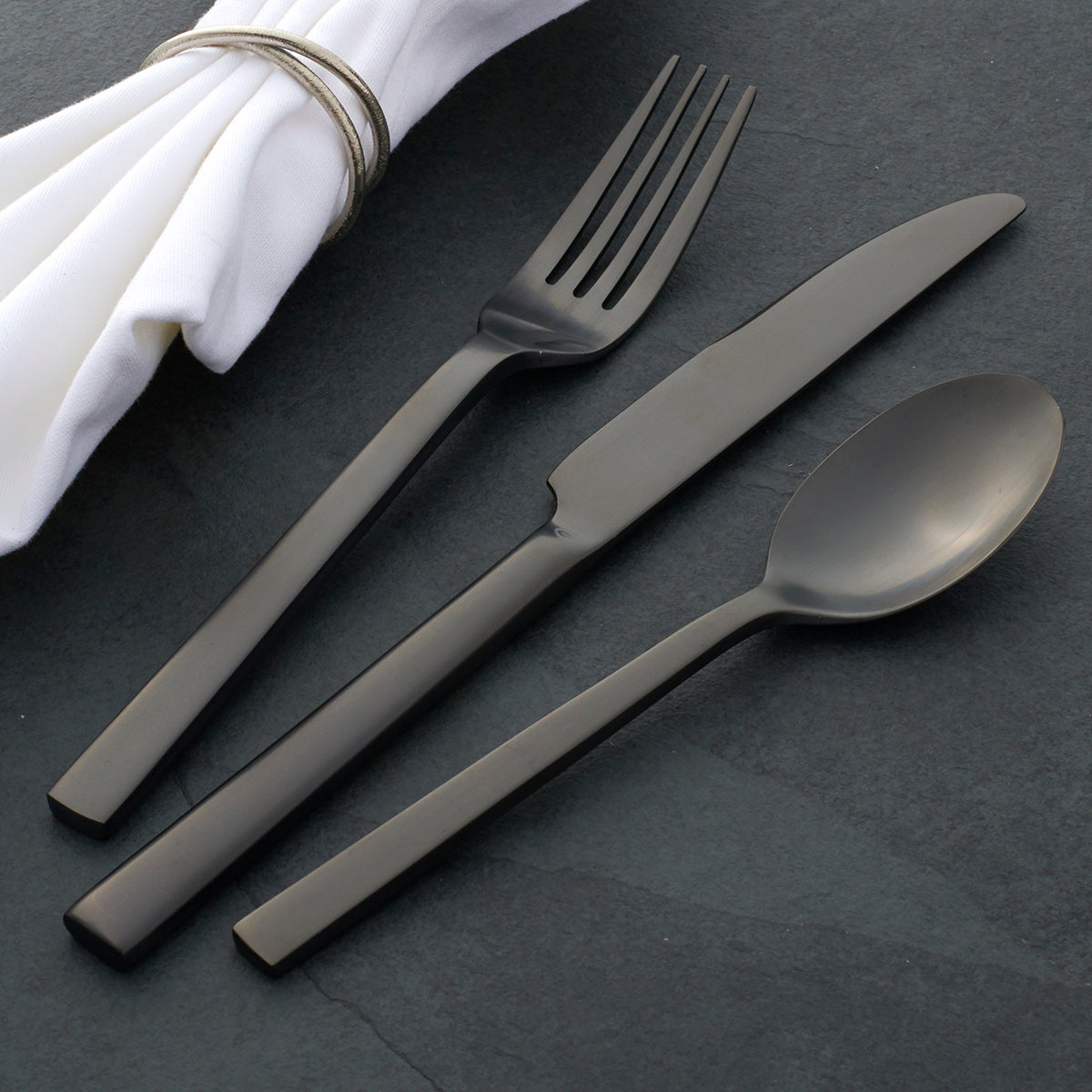 Chefs Table Midnight Matte 20-Piece Flatware Set – Lenox Corporation