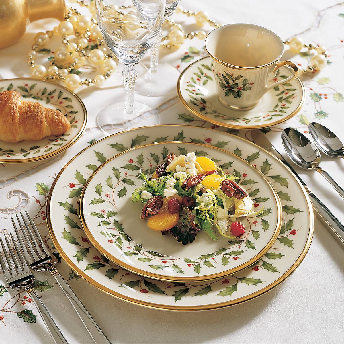 Lenox ホリデー ひいらぎ　皿　5枚 Holiday 5-Piece Place Setting – Lenox Corporation