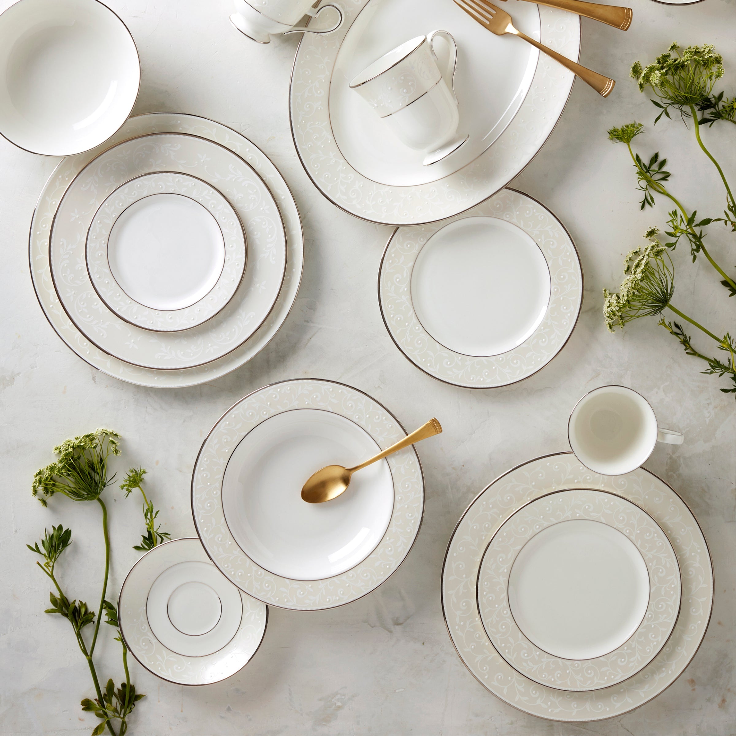 Opal Innocence 5-Piece Place Setting – Lenox Corporation