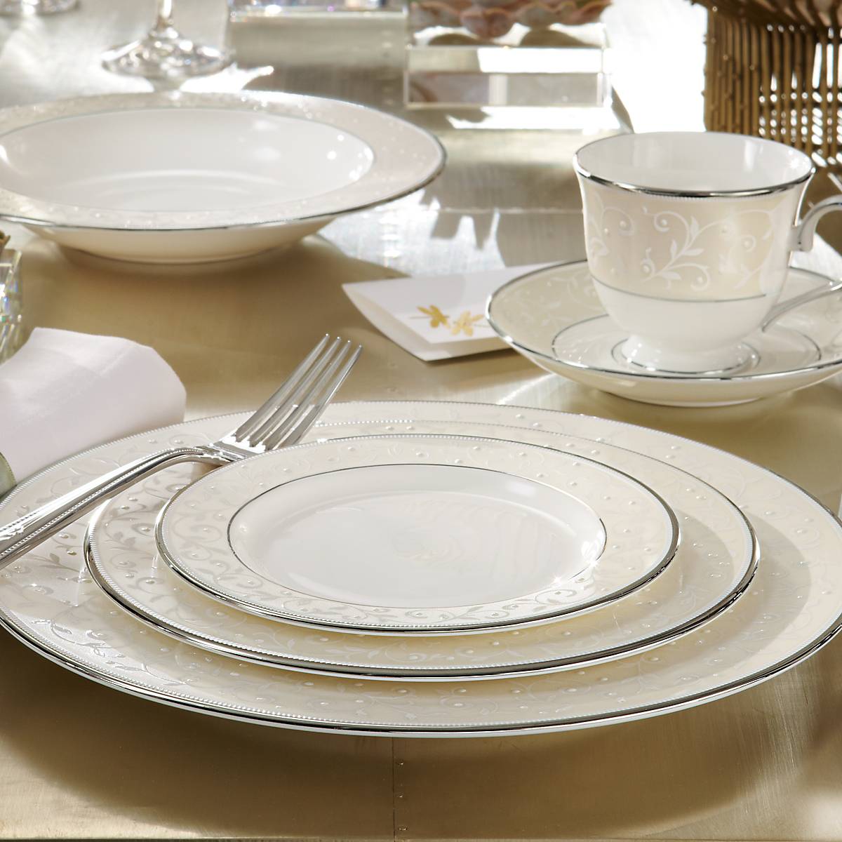 Opal Innocence 5-Piece Place Setting – Lenox Corporation