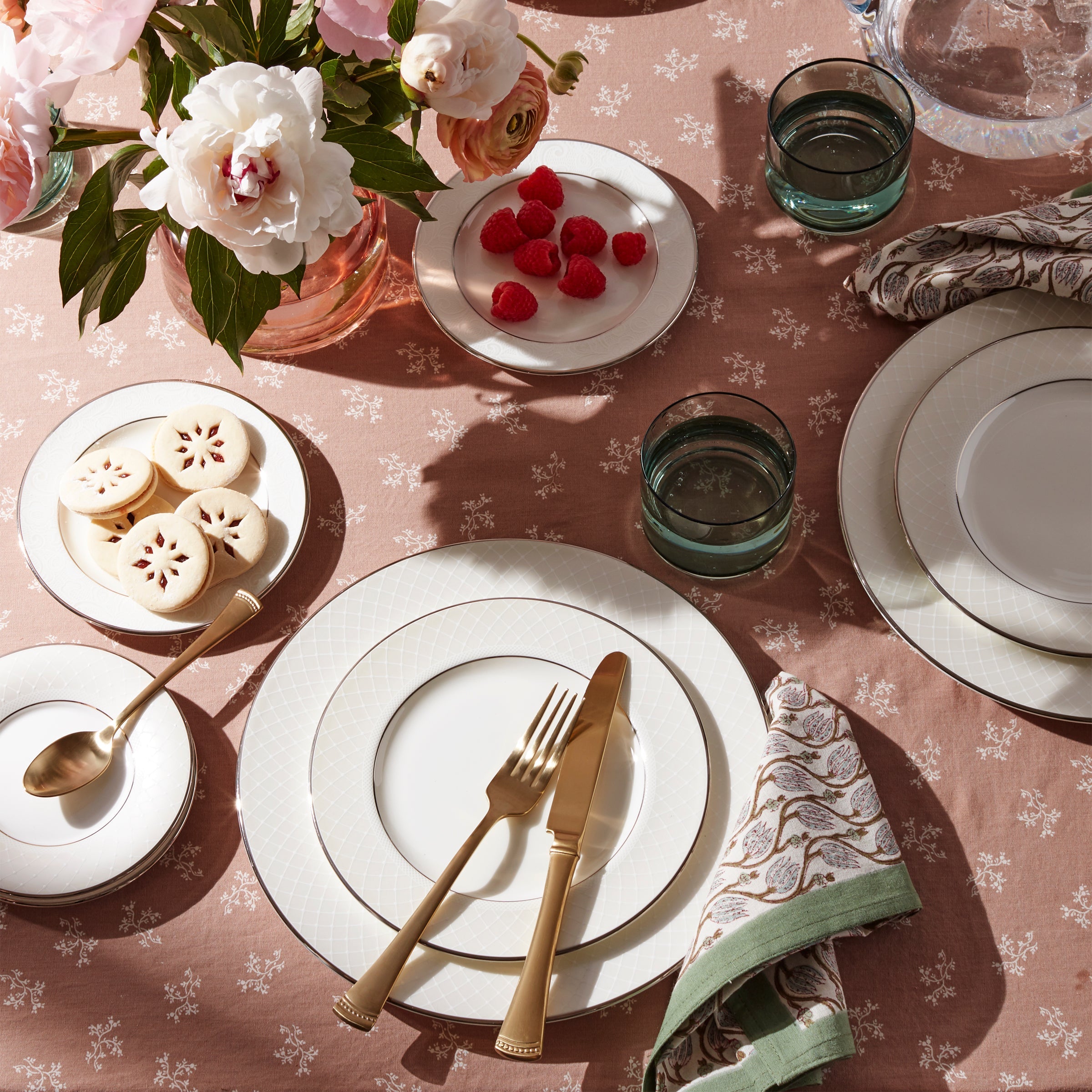 Venetian Lace 5-Piece Place Setting – Lenox Corporation