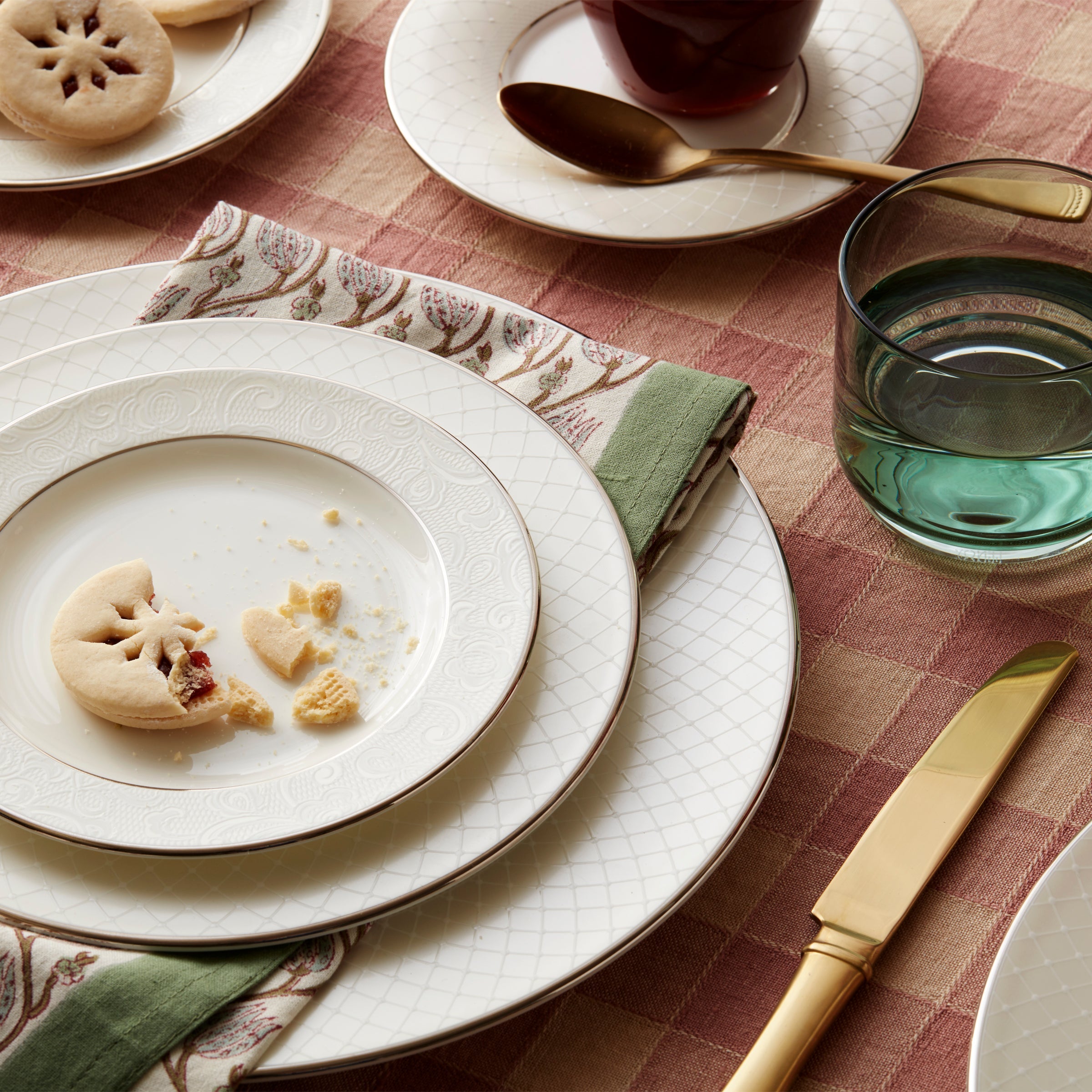 Venetian Lace 5-Piece Place Setting – Lenox Corporation