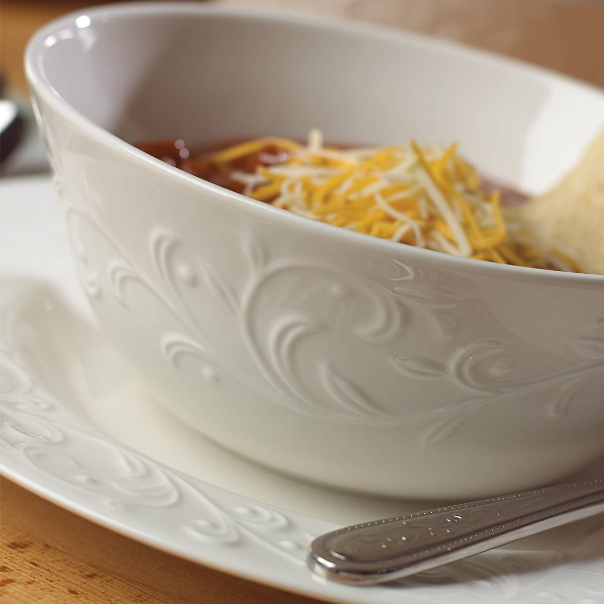 Opal Innocence Carved 4-Piece Place Setting – Lenox Corporation