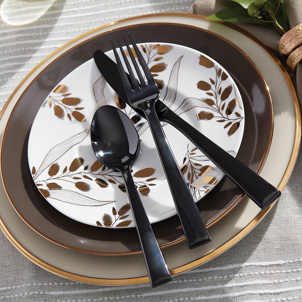 【新品未使用】LENOX レノックス 5枚セット21cm プレート 24金 Colebrook Onyx 5-Piece Place Setting – Lenox Corporation