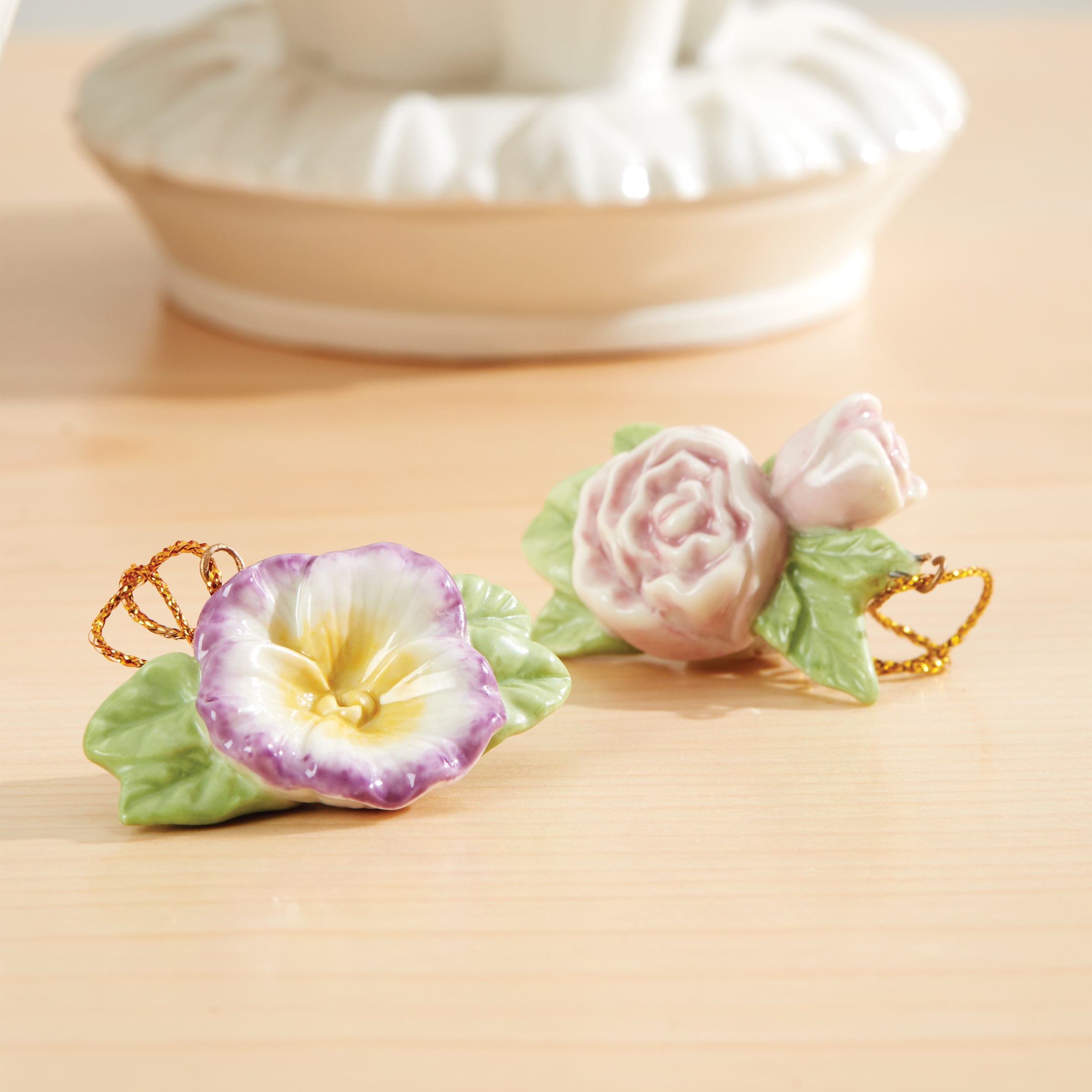 Celebrate Flowers 10-Piece Mini Ornament Set – Lenox Corporation