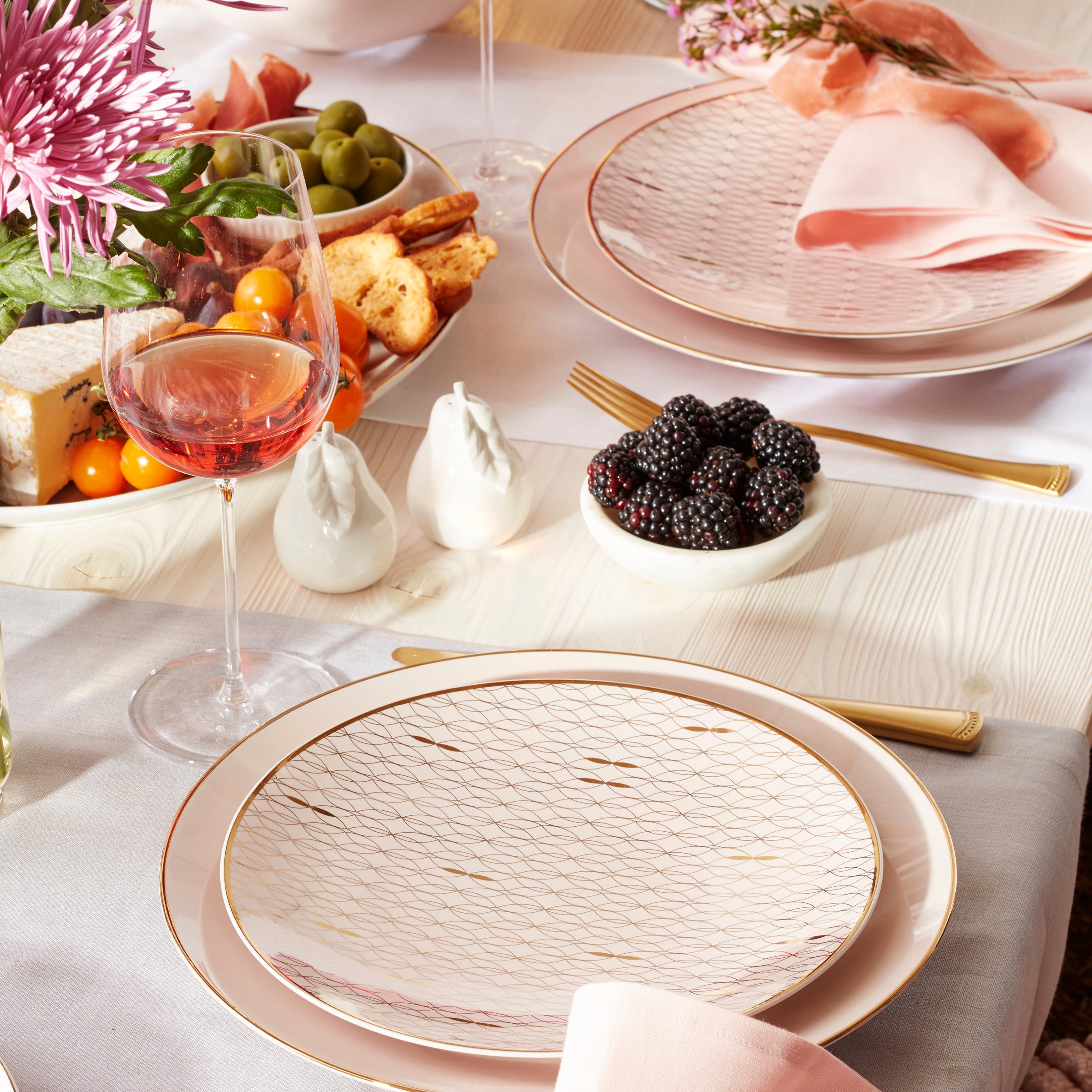 Trianna Blush 12-Piece Dinnerware Set – Lenox Corporation
