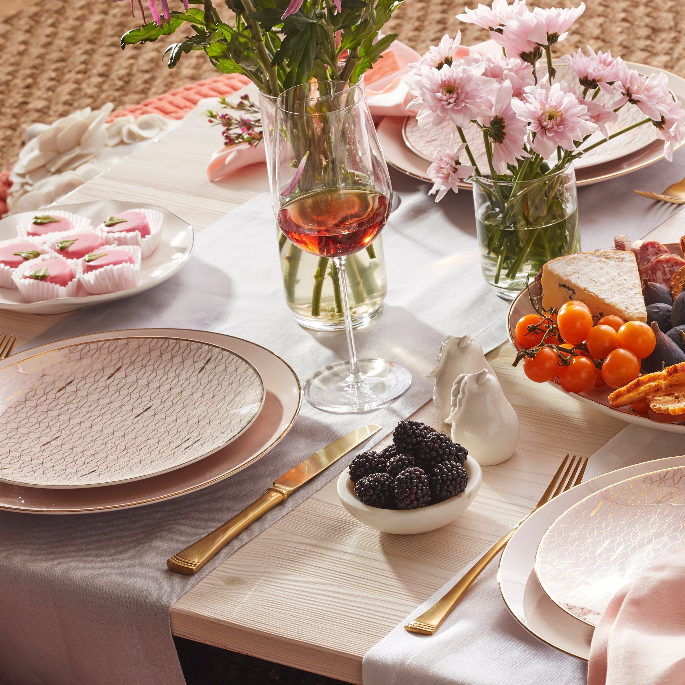 Trianna Blush 12-Piece Dinnerware Set – Lenox Corporation
