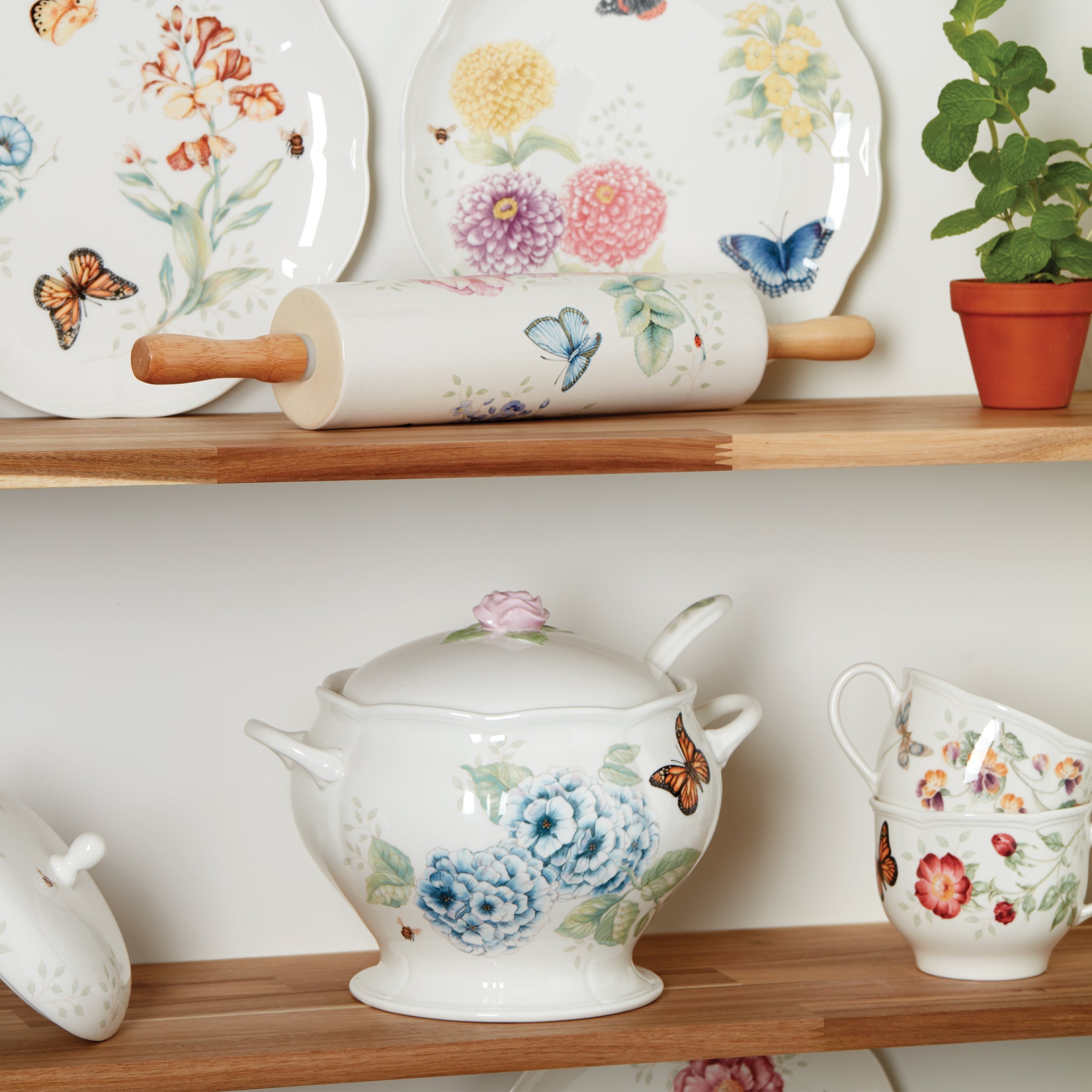 Butterfly Meadow 2-Piece Tureen & Ladle Set – Lenox Corporation