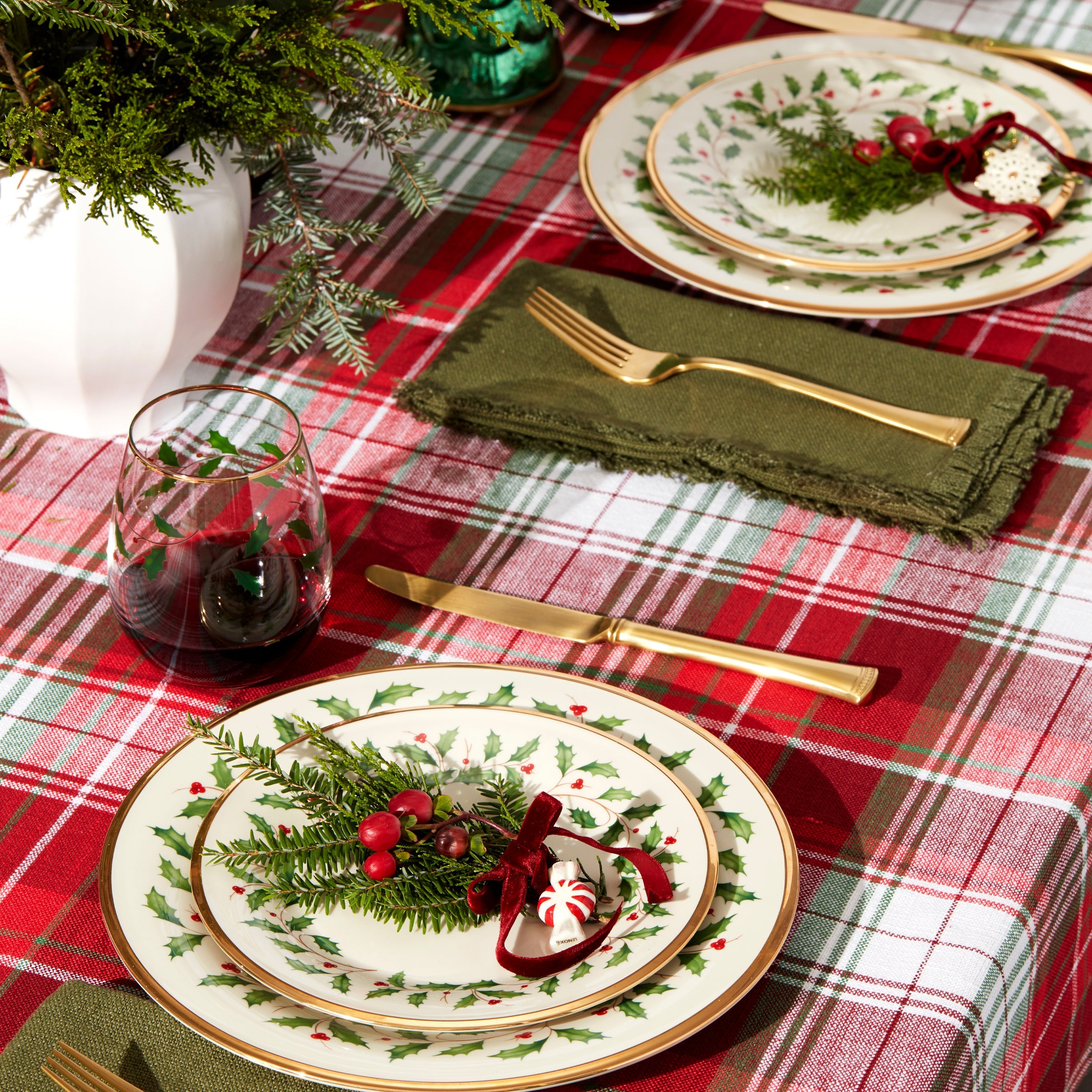 Holiday 12-Piece Plate & Bowl Set – Lenox Corporation