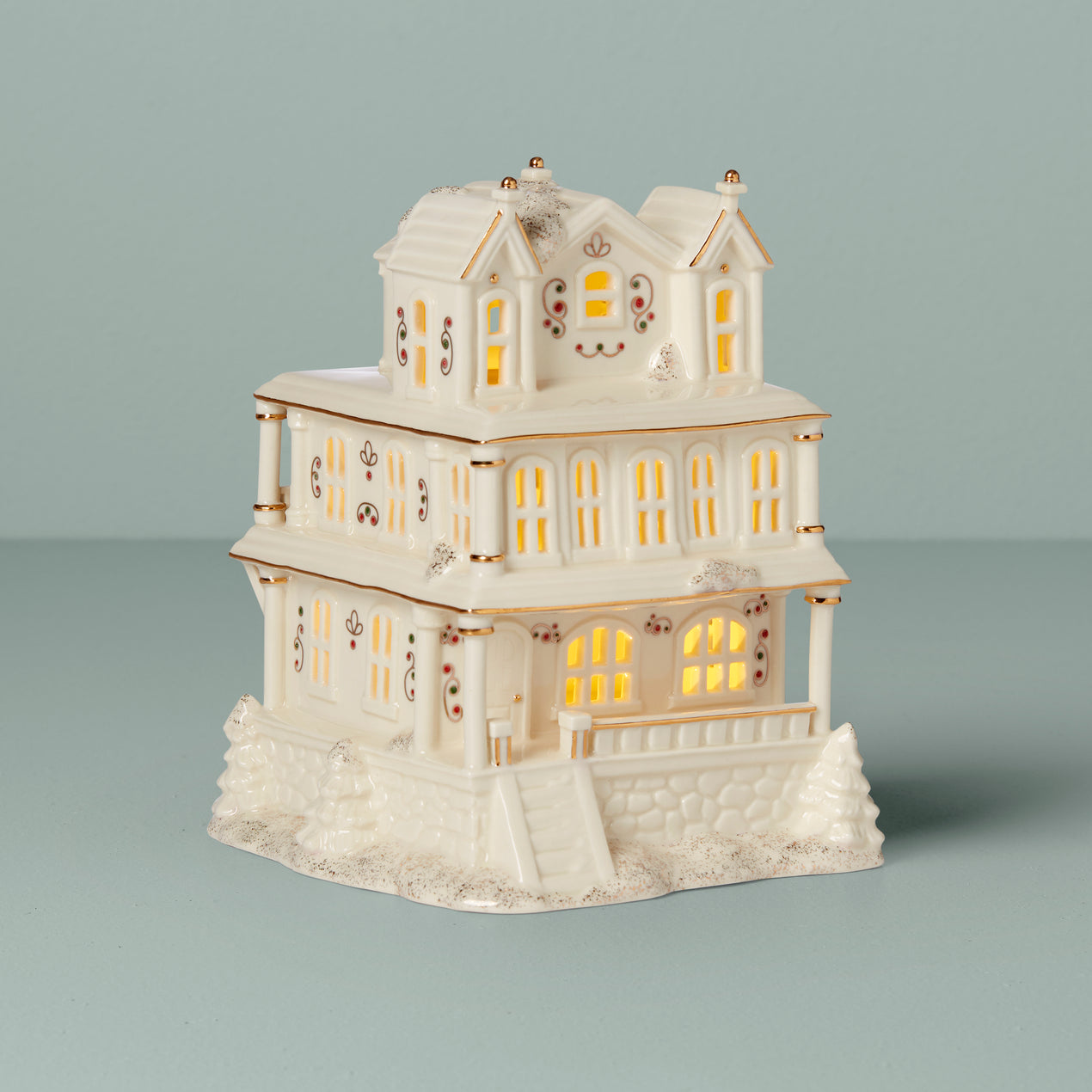 cambridge silversmiths Mistletoe Park Light-Up Victorian House Figurine