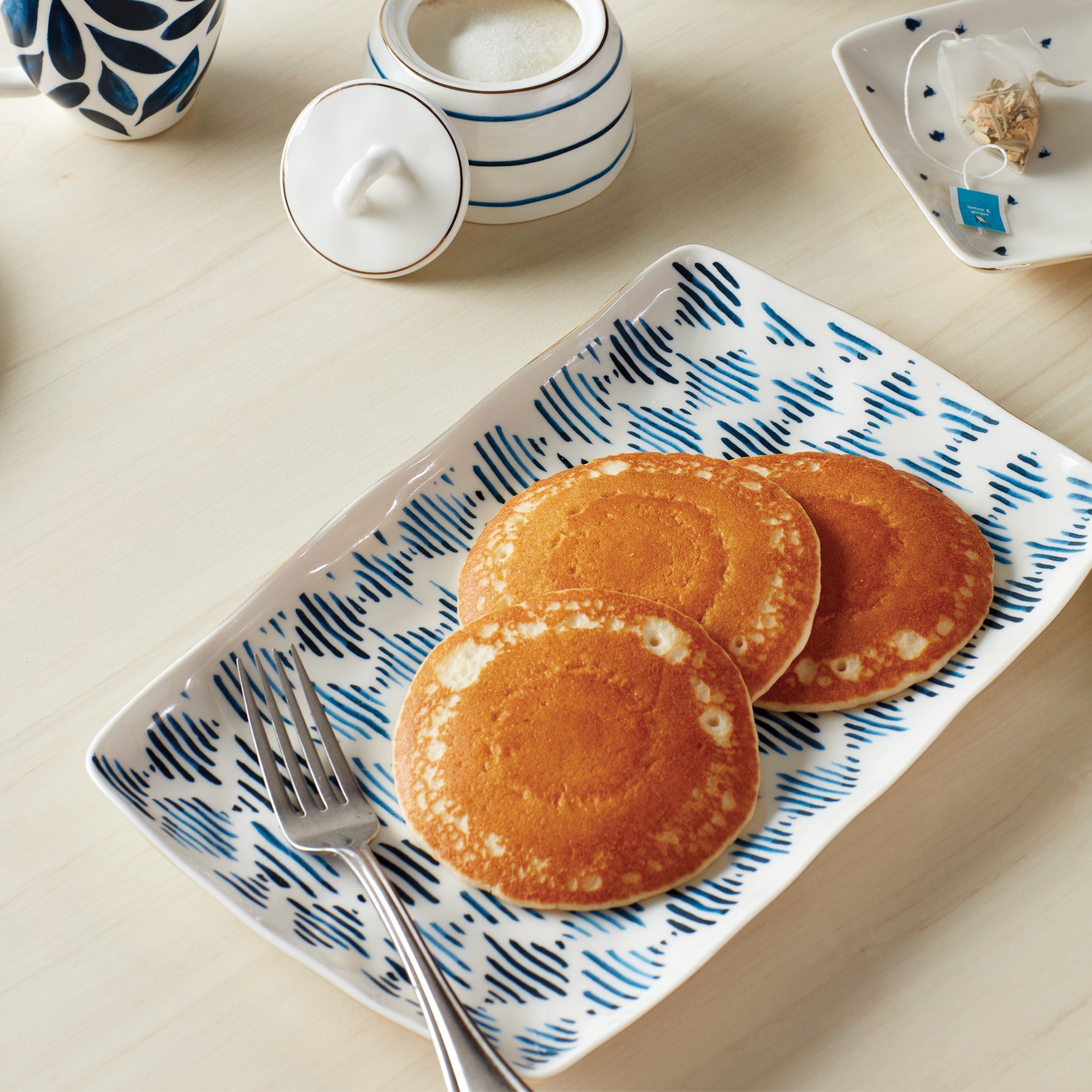 LENOX プレート3枚セットが二組 Blue Bay 2-Piece Nesting Platter Set – Lenox Corporation