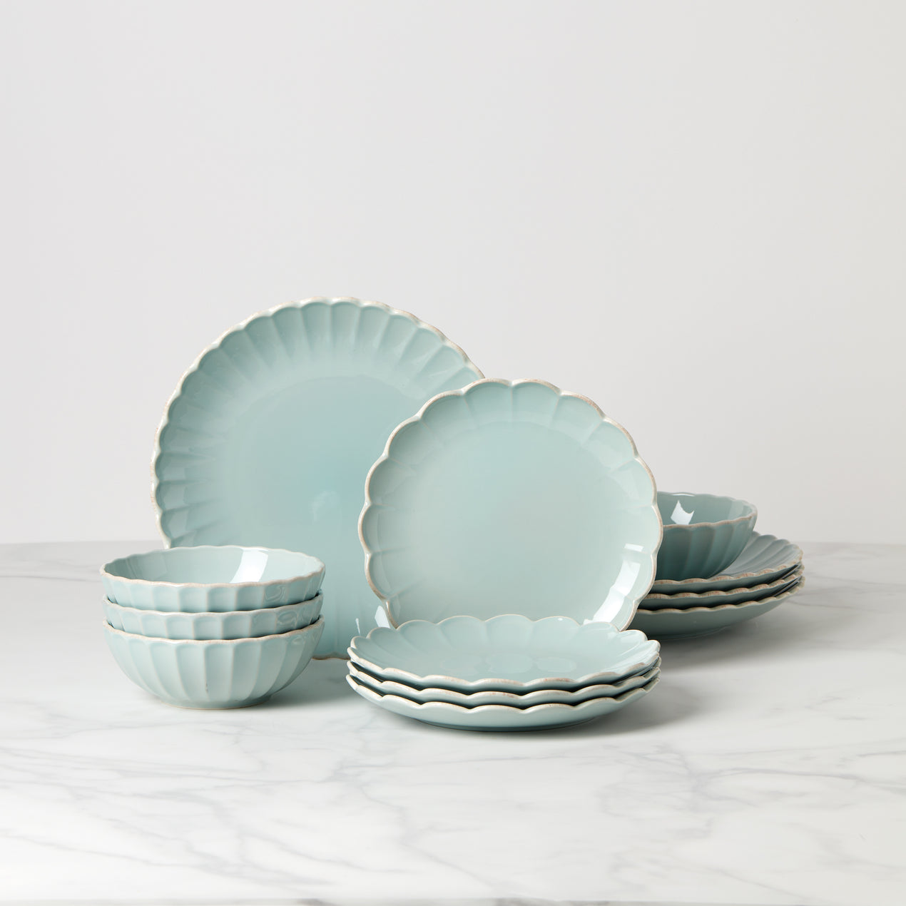 cambridge silversmiths French Perle Scallop Ice Blue 12-Piece Dinnerware Set